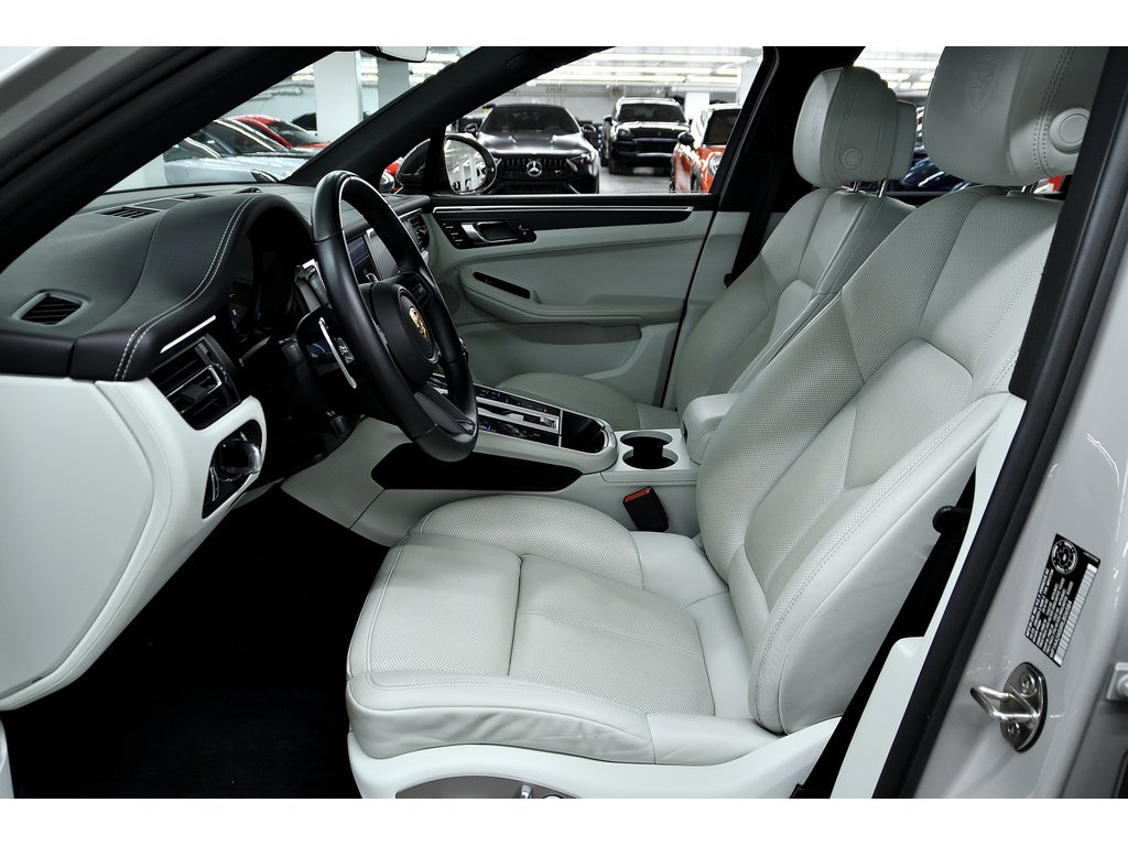 2024 Porsche Macan T AWD / Air Suspension / Premium Package in Laval, Quebec - 13 - w1024h768px
