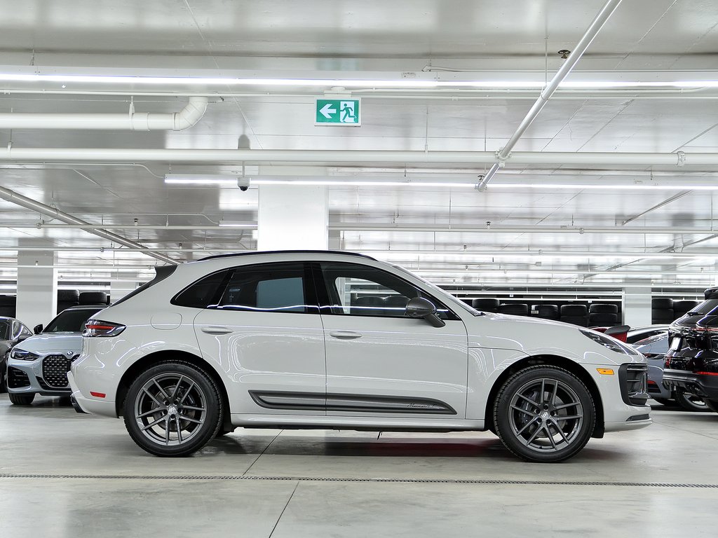 2024 Porsche Macan T AWD / Air Suspension / Premium Package in Laval, Quebec - 2 - w1024h768px