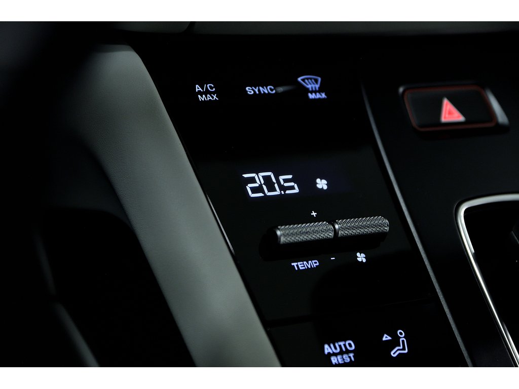 2024 Porsche Macan T AWD / Air Suspension / Premium Package in Laval, Quebec - 24 - w1024h768px