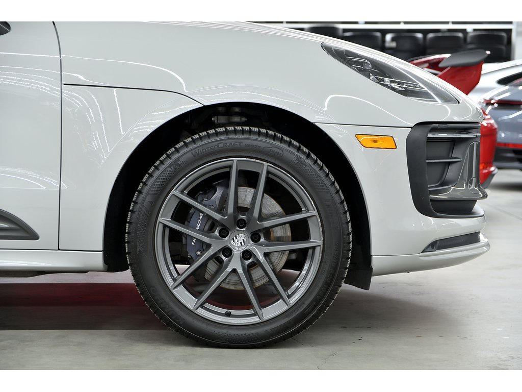 2024 Porsche Macan T AWD / Air Suspension / Premium Package in Laval, Quebec - 9 - w1024h768px