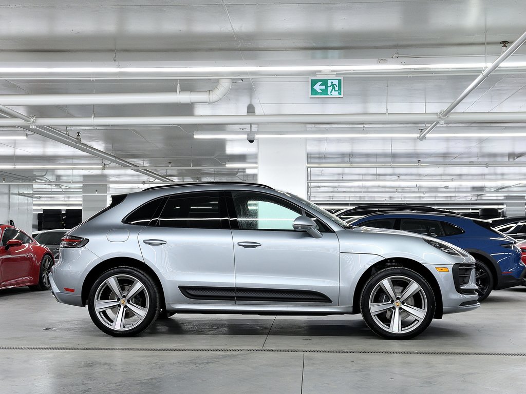 2024 Porsche Macan AWD in Laval, Quebec - 2 - w1024h768px