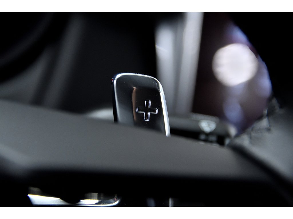 2024 Porsche Macan AWD in Laval, Quebec - 14 - w1024h768px