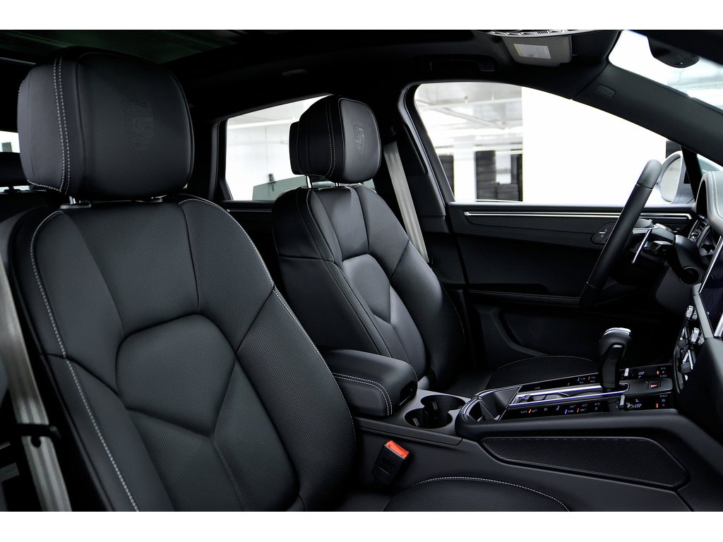 2024 Porsche Macan AWD in Laval, Quebec - 26 - w1024h768px