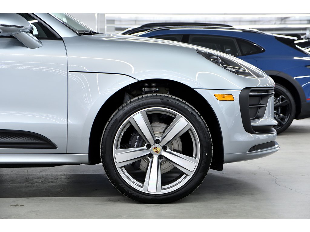 2024 Porsche Macan AWD in Laval, Quebec - 7 - w1024h768px
