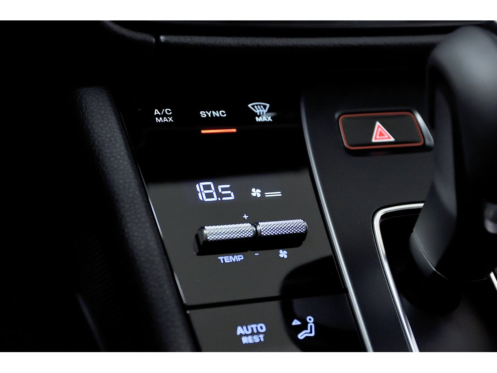 2024 Porsche Macan AWD in Laval, Quebec - 20 - w1024h768px