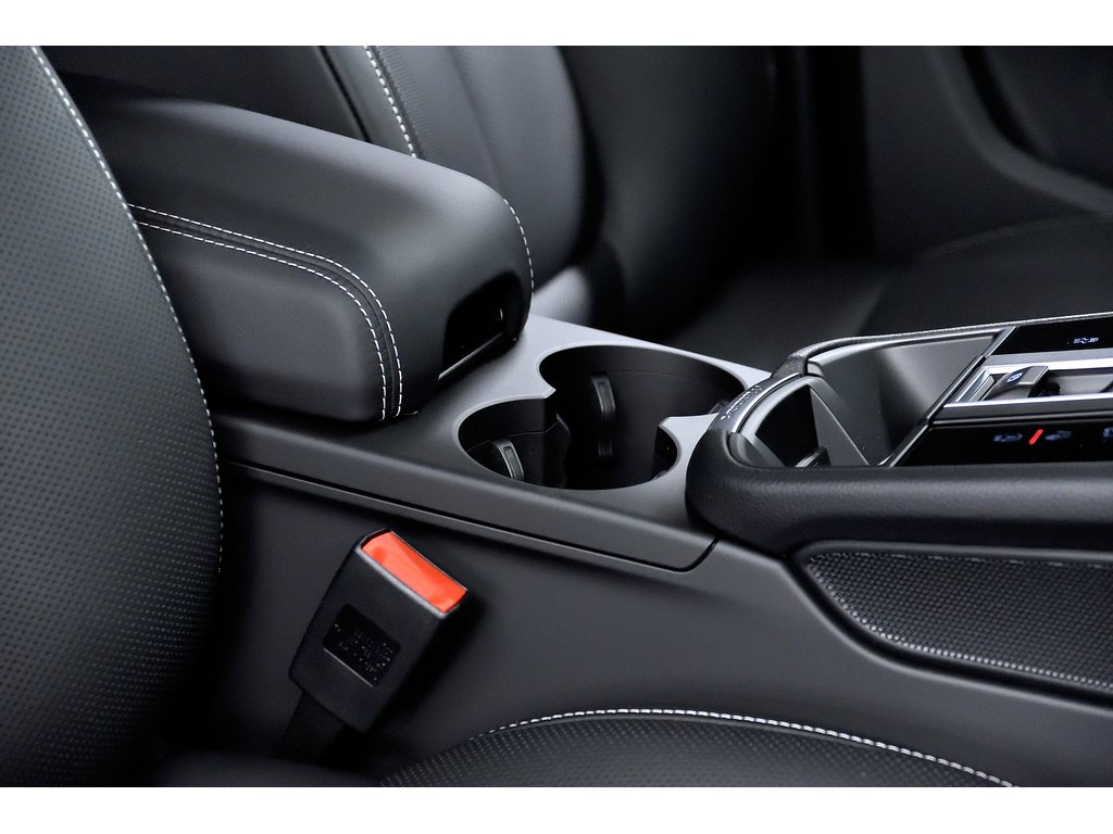 2024 Porsche Macan AWD in Laval, Quebec - 27 - w1024h768px