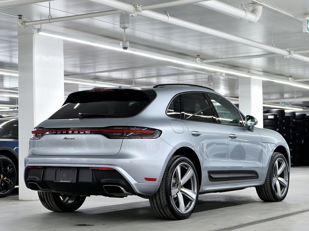 2024 Porsche Macan AWD in Laval, Quebec - 3 - w1024h768px