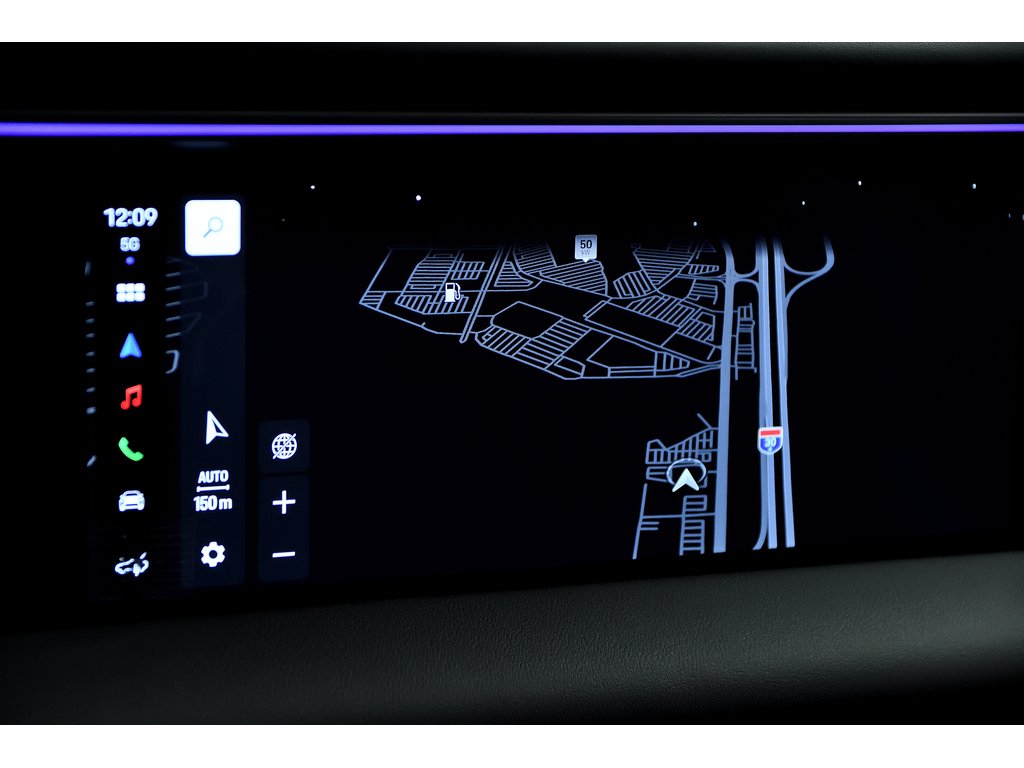 2024 Porsche Macan Electric AWD / Premium / Sport Chrono / Rear Axle in Laval, Quebec - 14 - w1024h768px