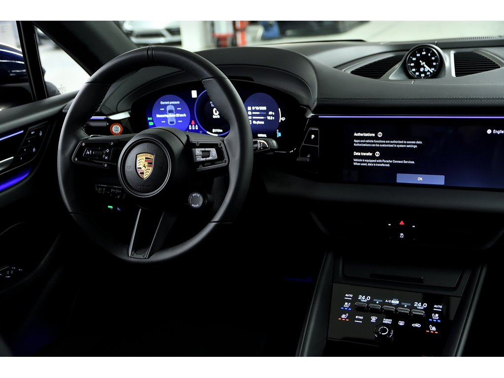 2024 Porsche Macan Electric AWD / Premium / Sport Chrono / Rear Axle in Laval, Quebec - 30 - w1024h768px