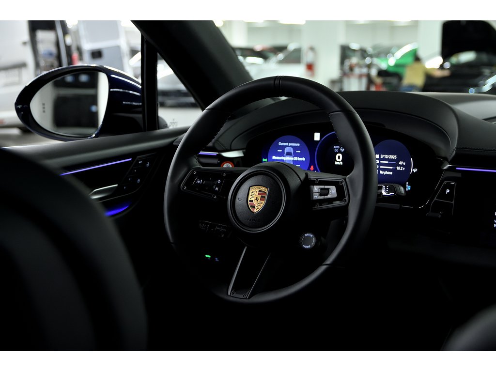 2024 Porsche Macan Electric AWD / Premium / Sport Chrono / Rear Axle in Laval, Quebec - 31 - w1024h768px