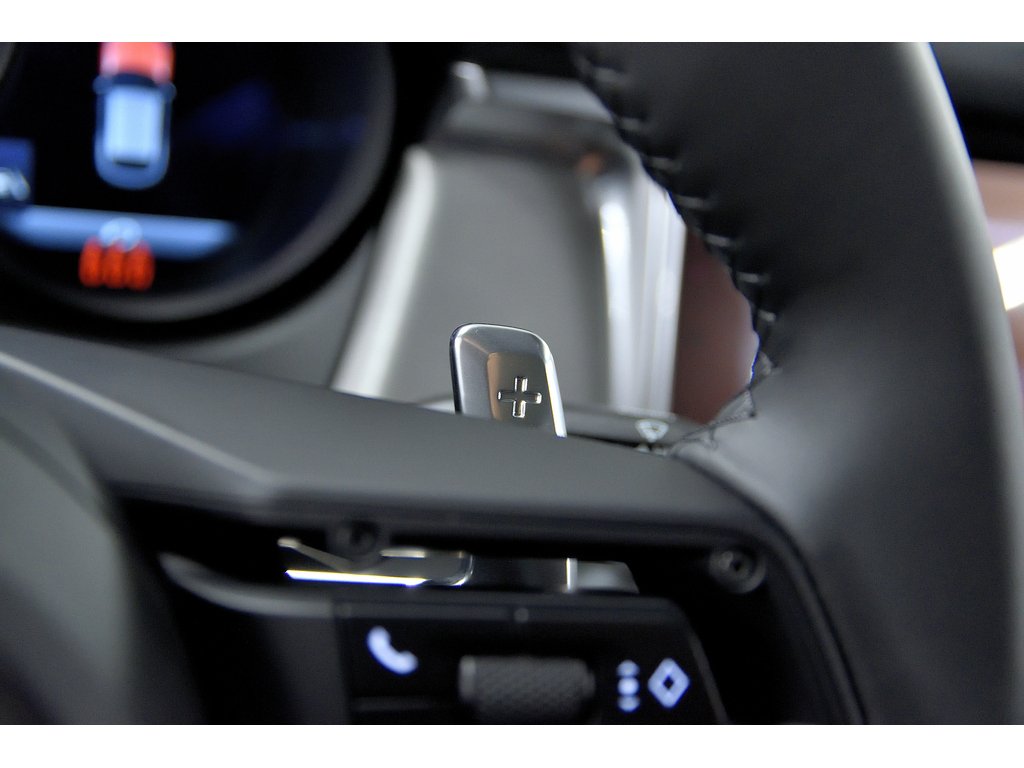 2024 Porsche Macan AWD / Premium Package Plus / BOSE in Laval, Quebec - 21 - w1024h768px