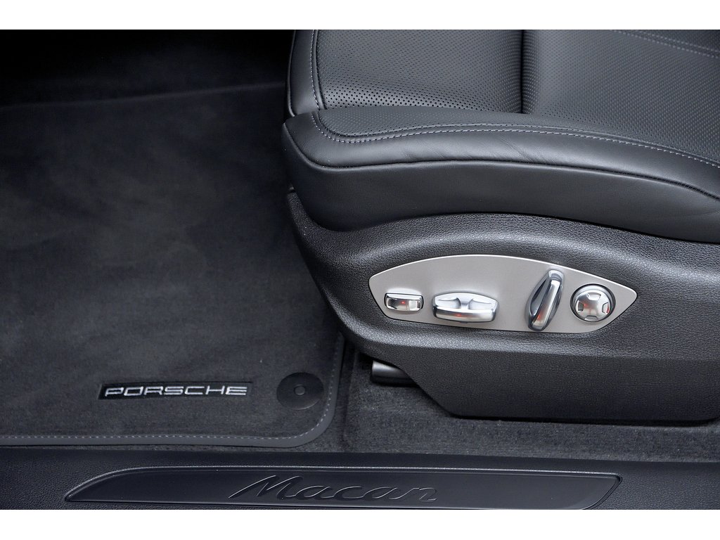 2024 Porsche Macan AWD / Premium Package Plus / BOSE in Laval, Quebec - 15 - w1024h768px