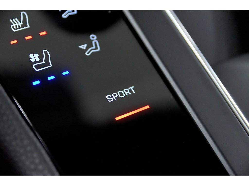 2024 Porsche Macan AWD / Premium Package Plus / BOSE in Laval, Quebec - 25 - w1024h768px