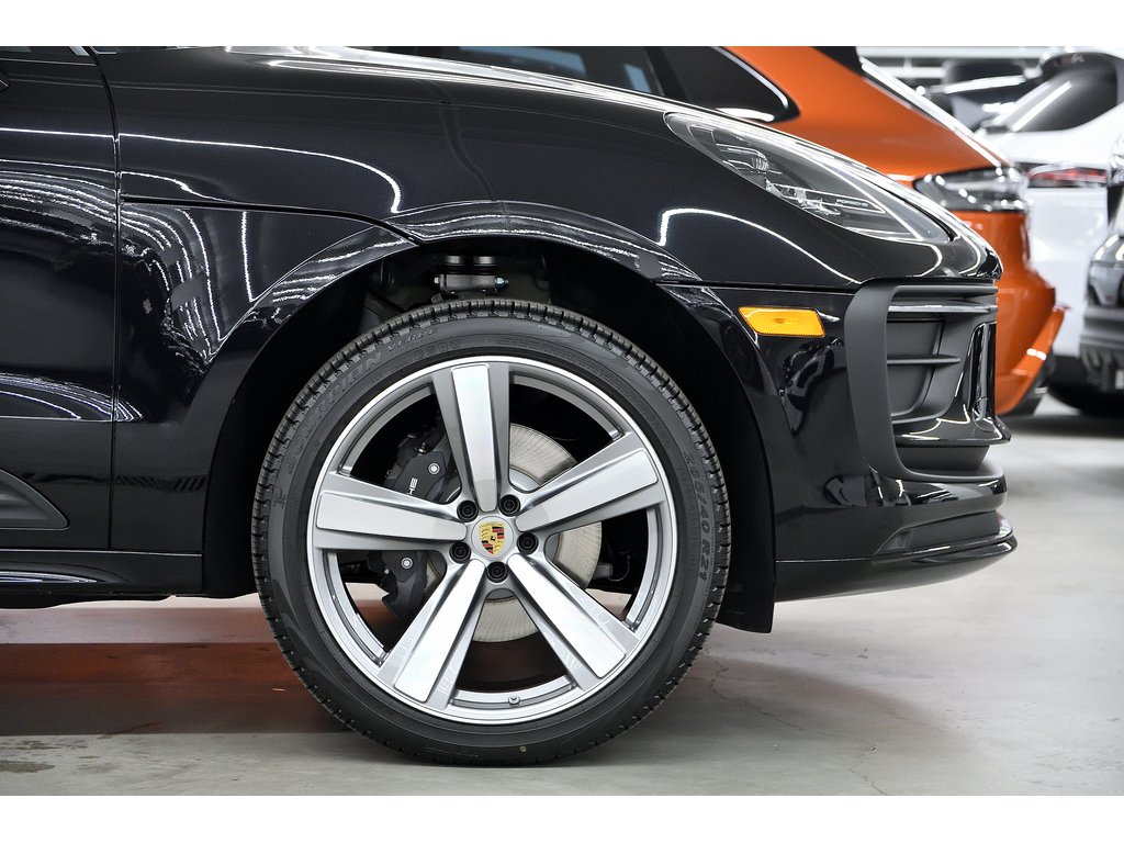 2024 Porsche Macan AWD / Premium Package Plus / BOSE in Laval, Quebec - 11 - w1024h768px