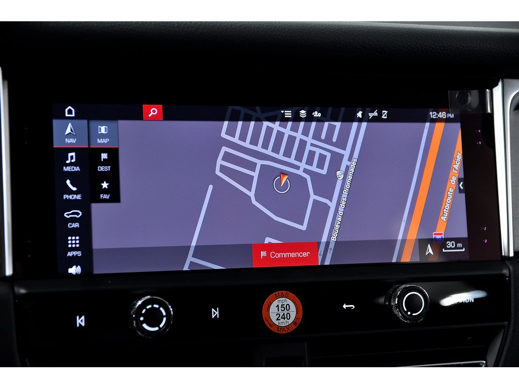 2024 Porsche Macan AWD / Premium Package Plus / BOSE in Laval, Quebec - 27 - w1024h768px