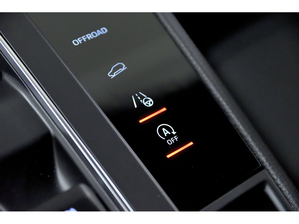 2024 Porsche Macan AWD / Premium Package Plus / BOSE in Laval, Quebec - 26 - w1024h768px