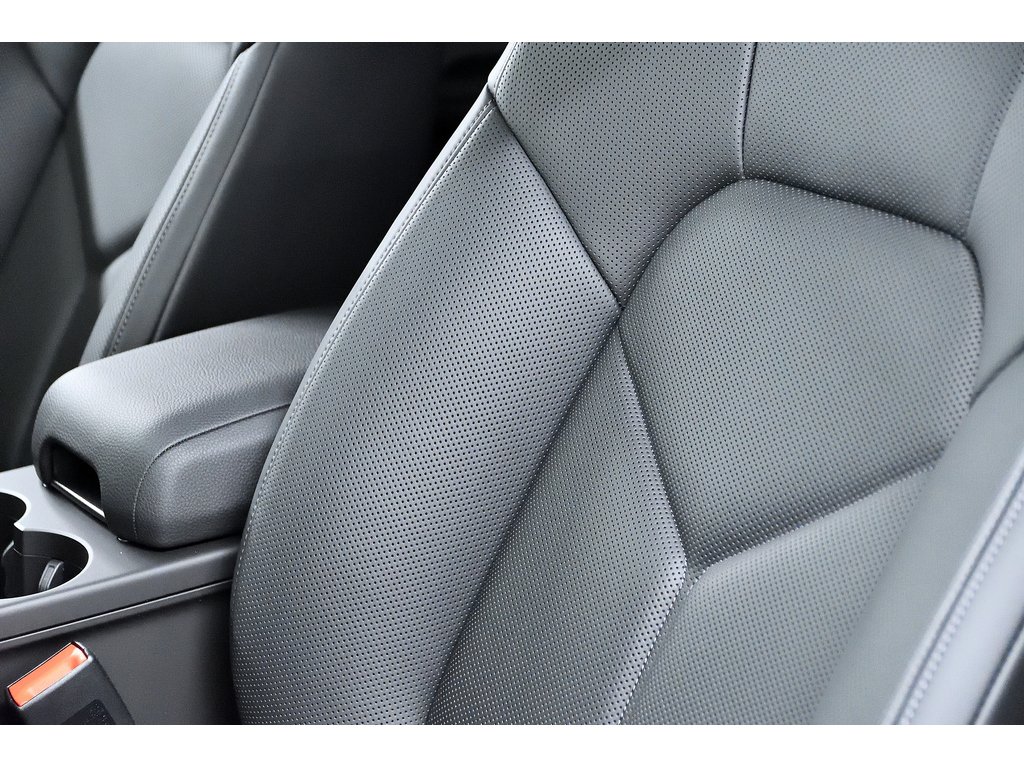 2024 Porsche Macan AWD / Premium Package Plus / BOSE in Laval, Quebec - 16 - w1024h768px