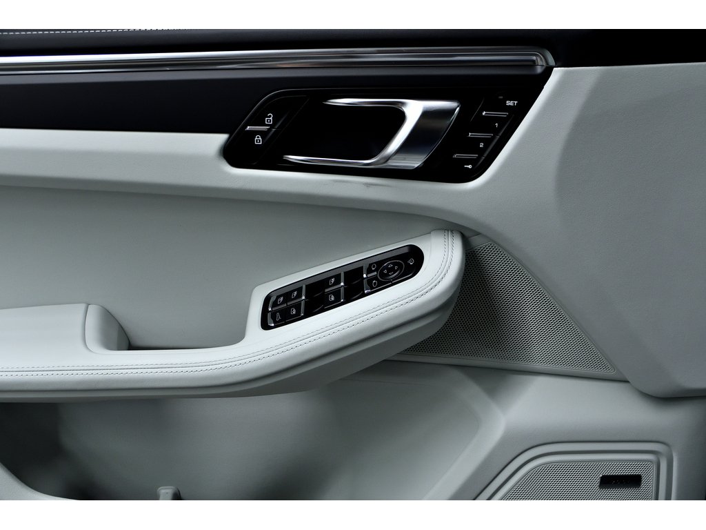 Porsche Macan AWD / Premium Package Plus / BOSE 2024 à Laval, Québec - 29 - w1024h768px