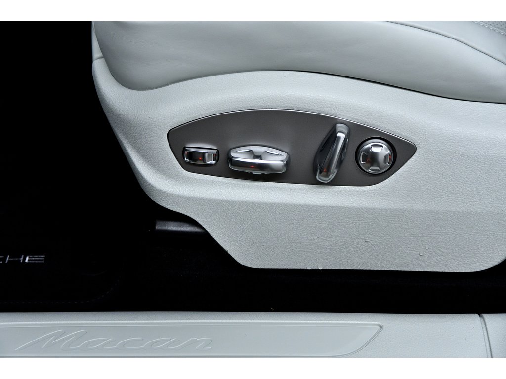 Porsche Macan AWD / Premium Package Plus / BOSE 2024 à Laval, Québec - 15 - w1024h768px