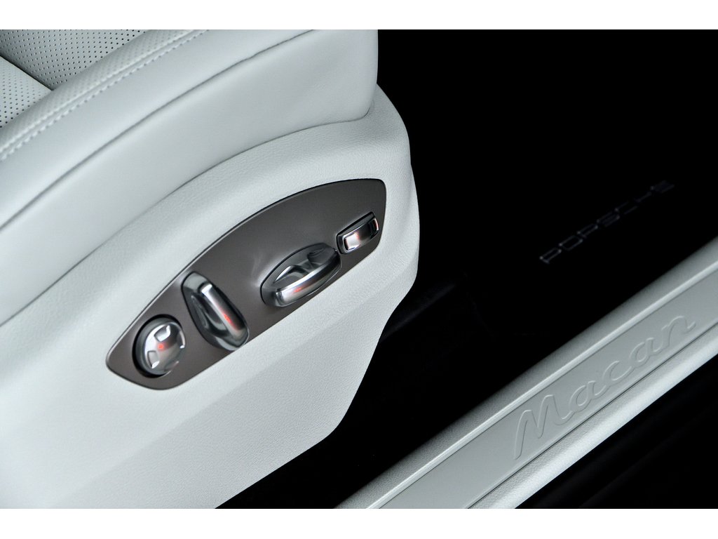 Porsche Macan AWD / Premium Package Plus / BOSE 2024 à Laval, Québec - 32 - w1024h768px