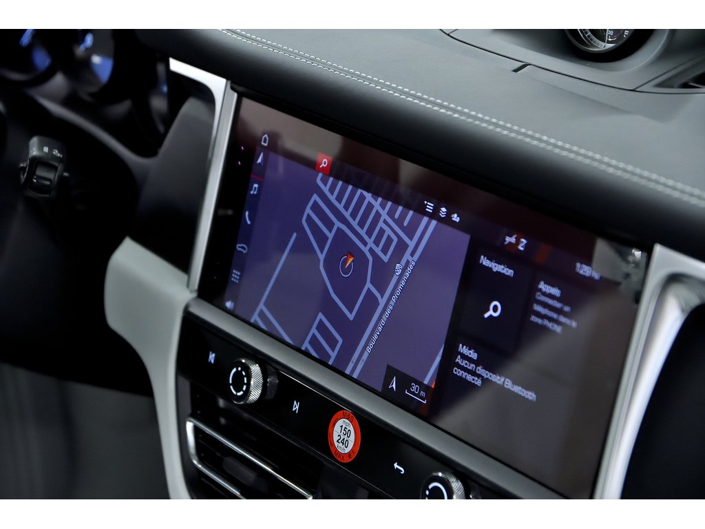 Porsche Macan AWD / Premium Package Plus / BOSE 2024 à Laval, Québec - 31 - w1024h768px