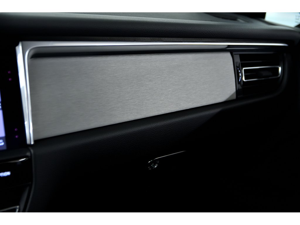 2024 Porsche Macan AWD / Premium Plus Package / BOSE in Laval, Quebec - 28 - w1024h768px