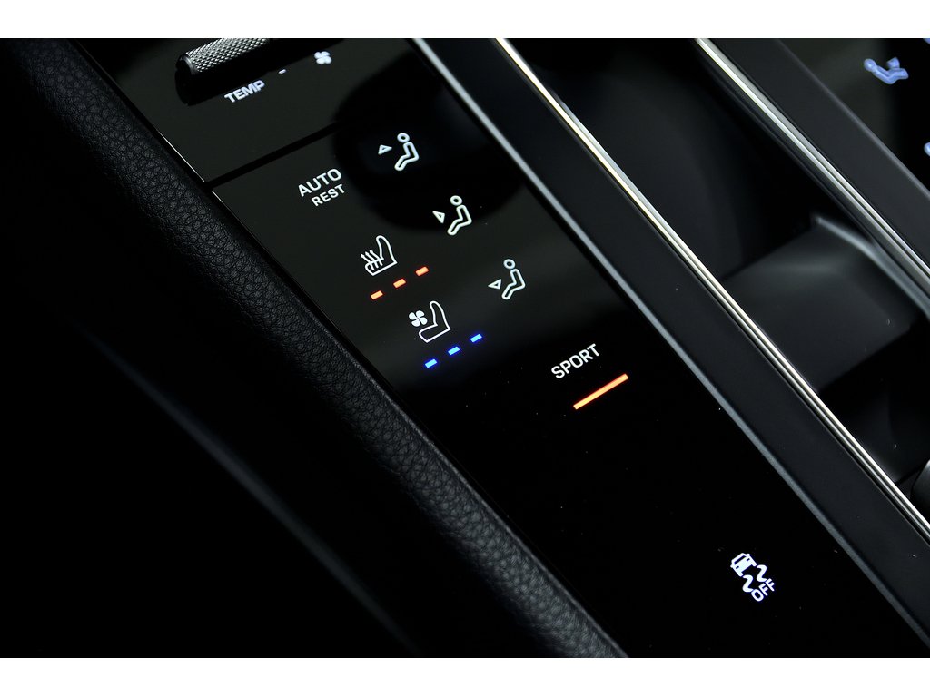 2024 Porsche Macan AWD / Premium Plus Package / BOSE in Laval, Quebec - 23 - w1024h768px