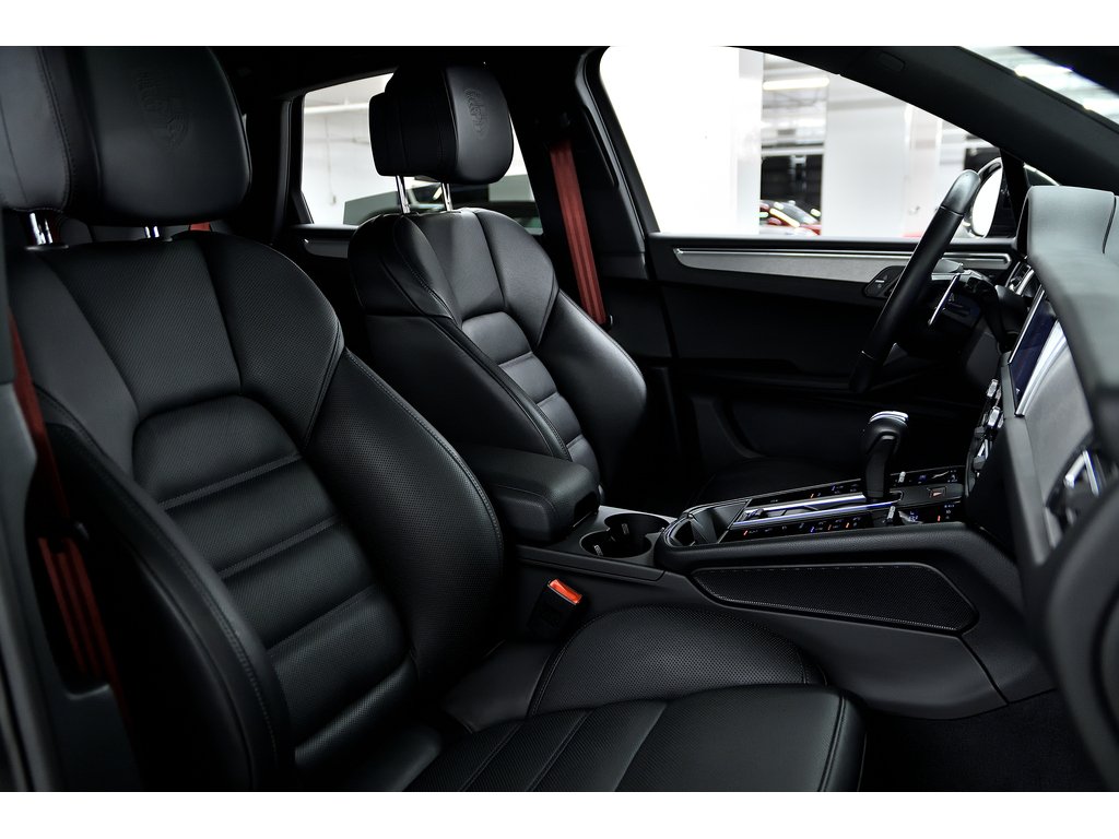 2024 Porsche Macan AWD / Premium Plus Package / BOSE in Laval, Quebec - 32 - w1024h768px