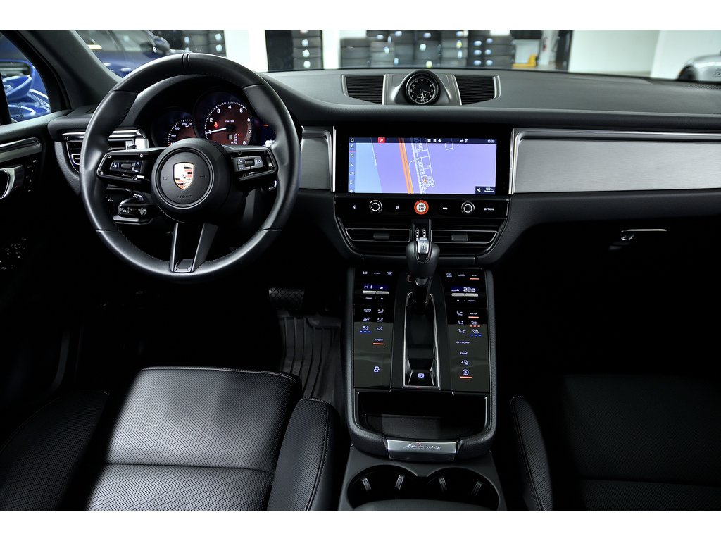 2024 Porsche Macan AWD / Premium Plus Package / BOSE in Laval, Quebec - 35 - w1024h768px