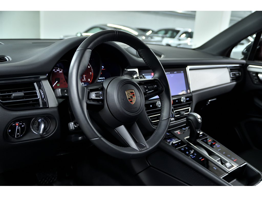 2024 Porsche Macan AWD / Premium Plus Package / BOSE in Laval, Quebec - 11 - w1024h768px