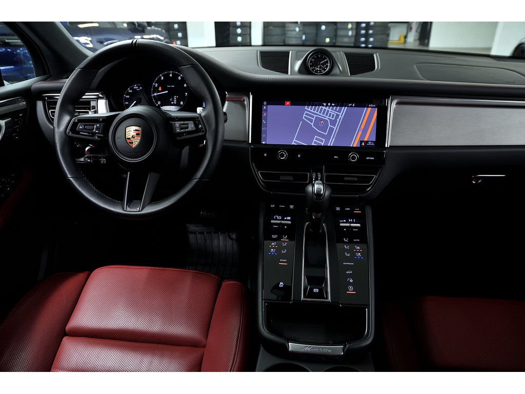 2024 Porsche Macan AWD / Premium Plus Package / BOSE / 18 Ways in Laval, Quebec - 32 - w1024h768px