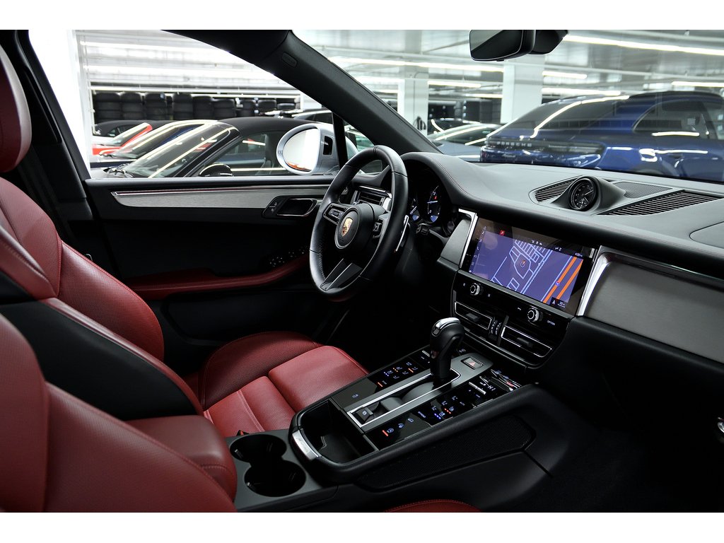 2024 Porsche Macan AWD / Premium Plus Package / BOSE / 18 Ways in Laval, Quebec - 26 - w1024h768px