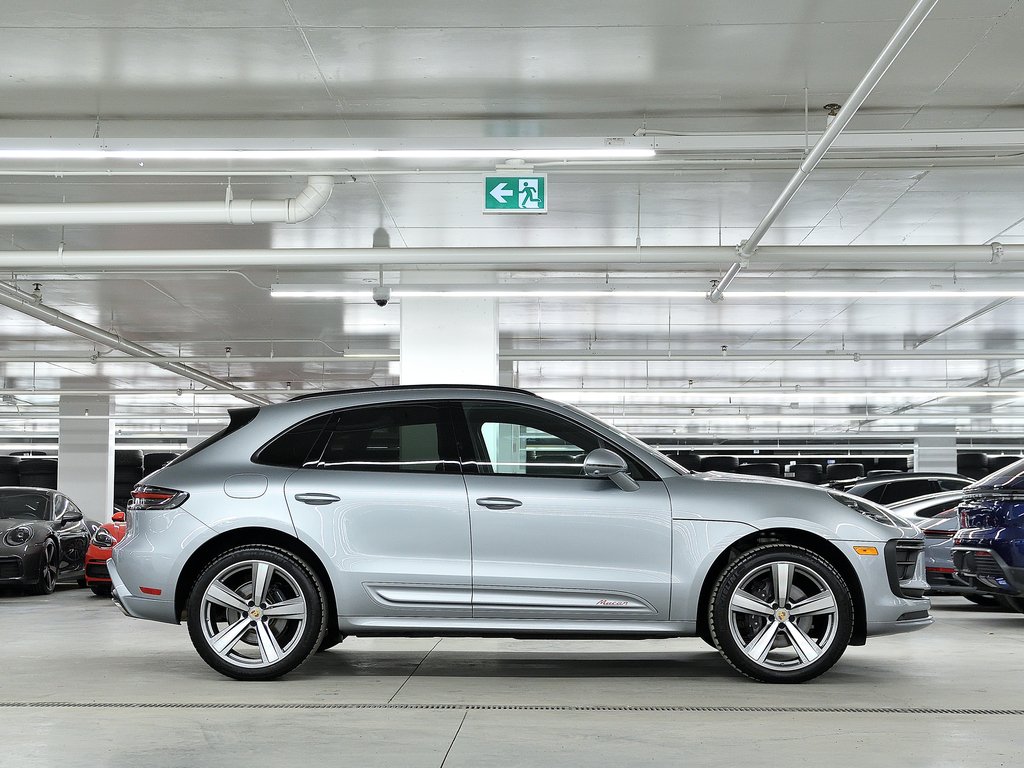 2024 Porsche Macan AWD / Premium Plus Package / BOSE / 18 Ways in Laval, Quebec - 2 - w1024h768px