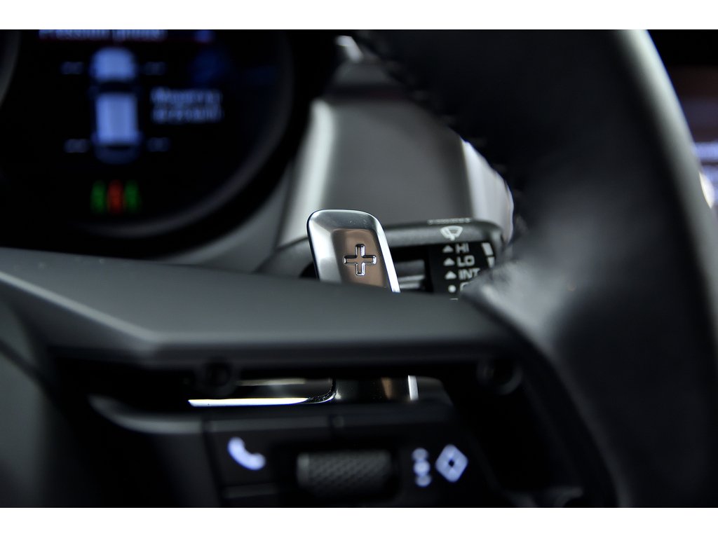 2024 Porsche Macan AWD / Premium Plus Package / BOSE / 18 Ways in Laval, Quebec - 17 - w1024h768px