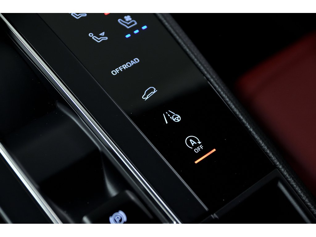 2024 Porsche Macan AWD / Premium Plus Package / BOSE / 18 Ways in Laval, Quebec - 22 - w1024h768px