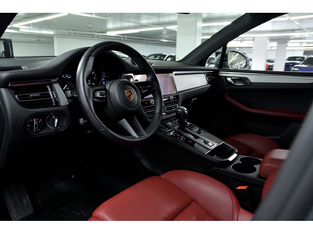 2024 Porsche Macan AWD / Premium Plus Package / BOSE / 18 Ways in Laval, Quebec - 10 - w1024h768px