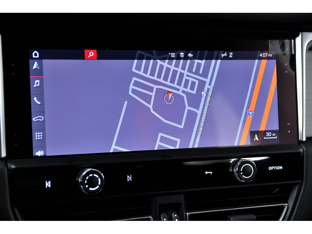 2024 Porsche Macan AWD / Premium Plus Package / BOSE / 18 Ways in Laval, Quebec - 19 - w1024h768px