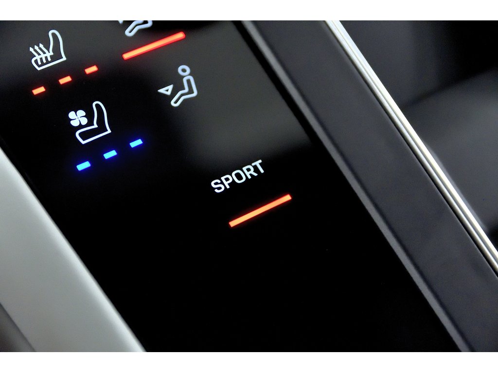 2024 Porsche Macan AWD / Premium Plus Package / BOSE in Laval, Quebec - 26 - w1024h768px
