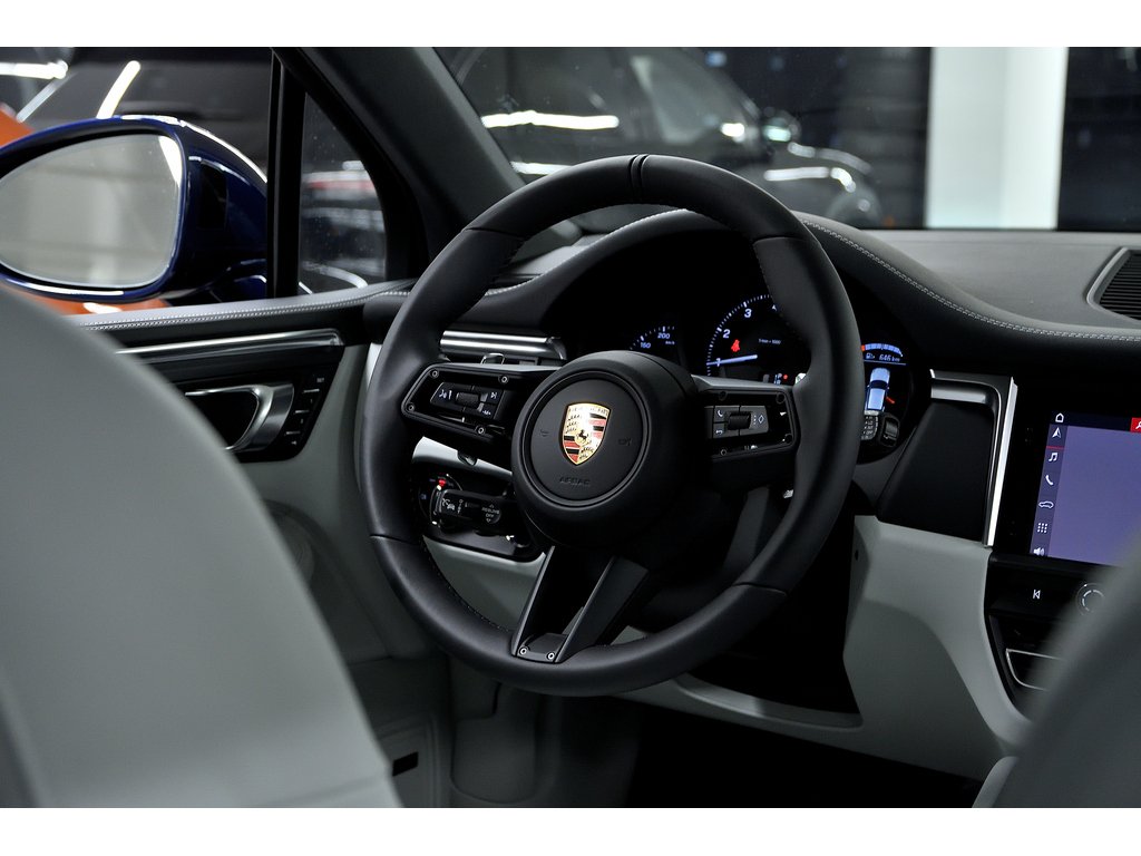 2024 Porsche Macan AWD / Premium Plus Package / BOSE in Laval, Quebec - 37 - w1024h768px