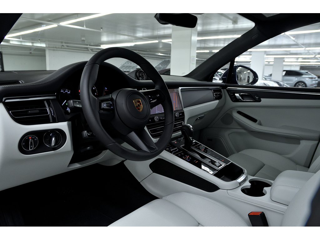 2024 Porsche Macan AWD / Premium Plus Package / BOSE in Laval, Quebec - 13 - w1024h768px