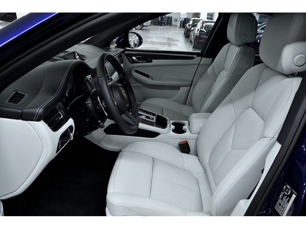 2024 Porsche Macan AWD / Premium Plus Package / BOSE in Laval, Quebec - 14 - w1024h768px