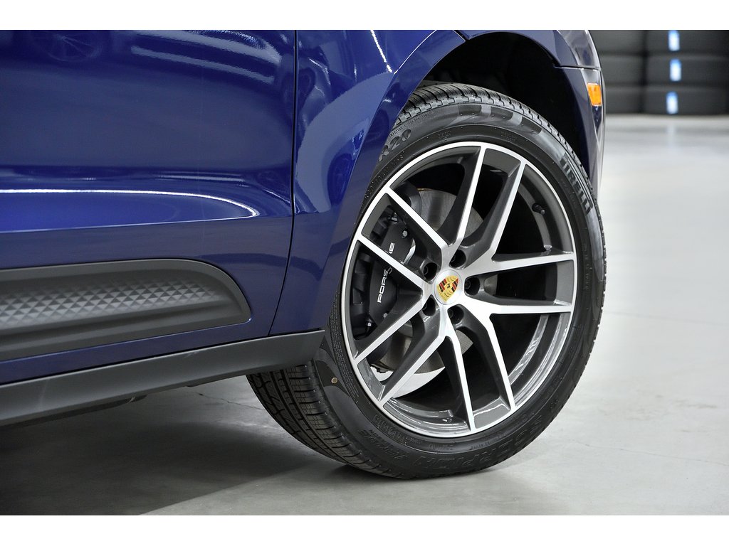 2024 Porsche Macan AWD / Premium Plus Package / BOSE in Laval, Quebec - 11 - w1024h768px
