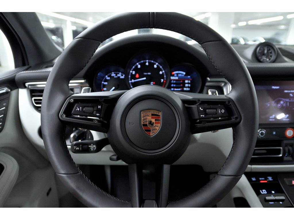 2024 Porsche Macan AWD / Premium Plus Package / BOSE in Laval, Quebec - 18 - w1024h768px