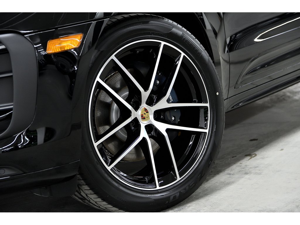 2024 Porsche Macan AWD in Laval, Quebec - 9 - w1024h768px