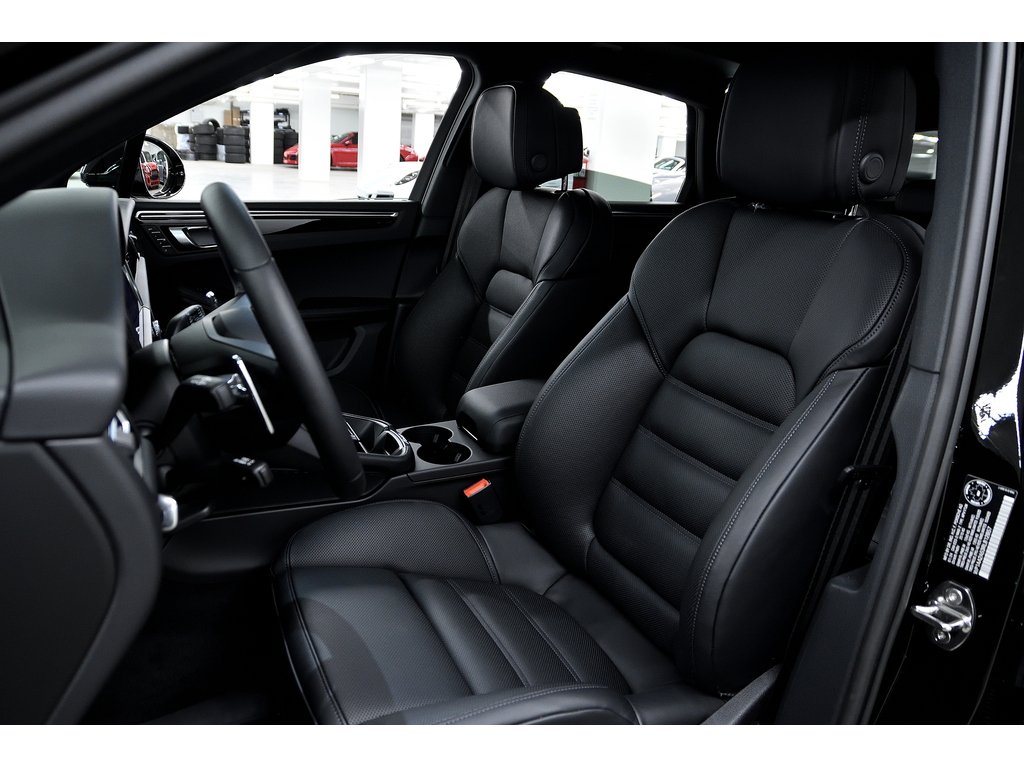 2024 Porsche Macan AWD in Laval, Quebec - 15 - w1024h768px