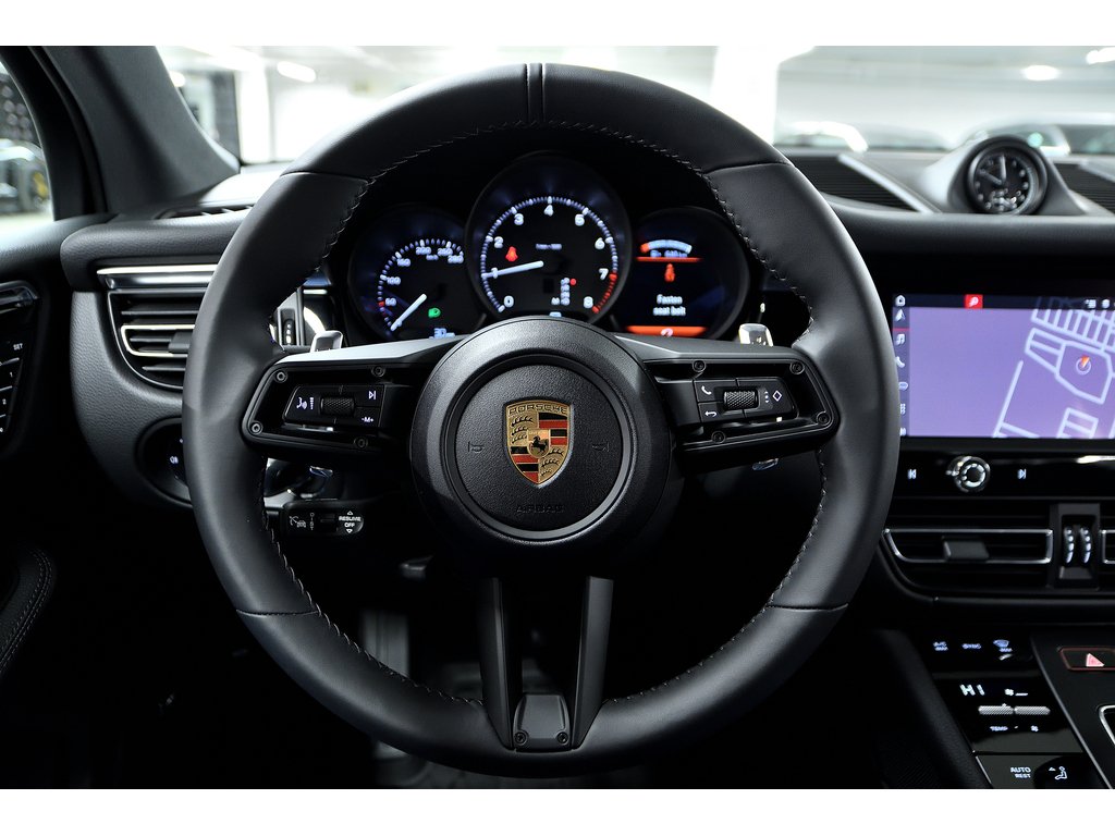 2024 Porsche Macan AWD in Laval, Quebec - 19 - w1024h768px