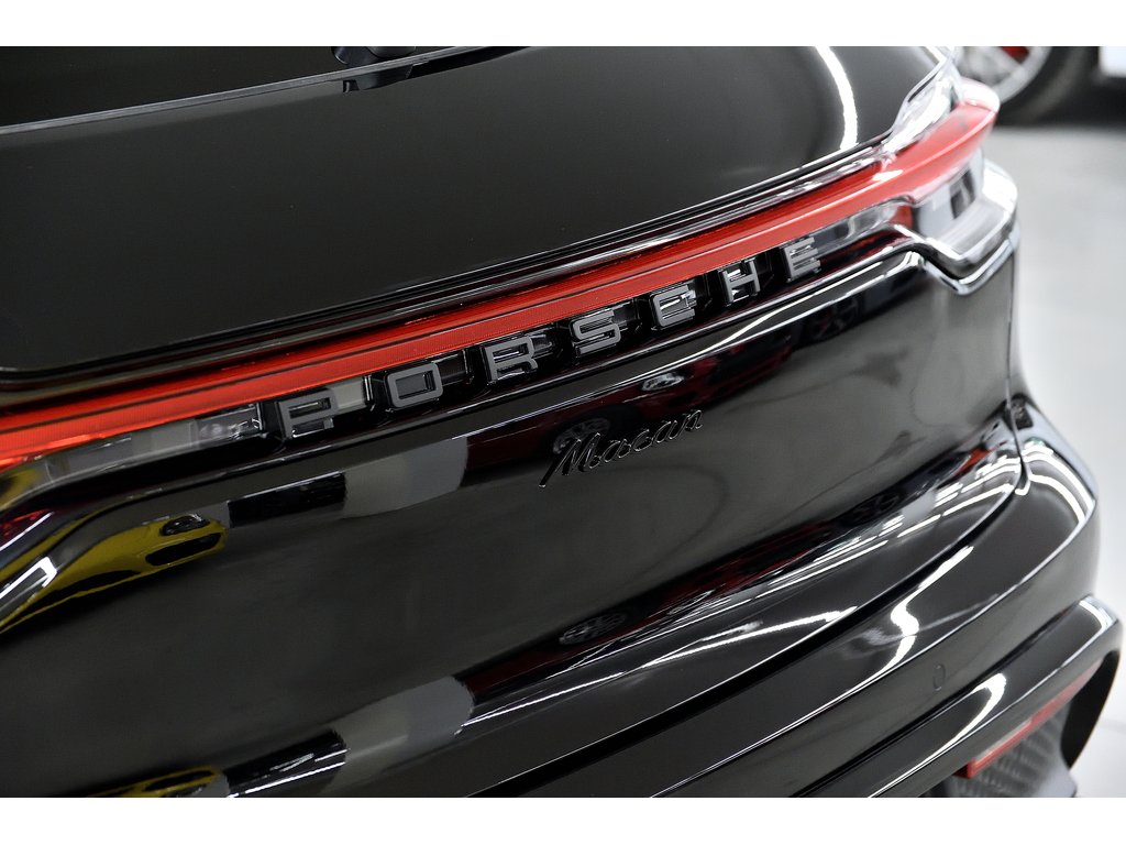 2024 Porsche Macan AWD in Laval, Quebec - 36 - w1024h768px