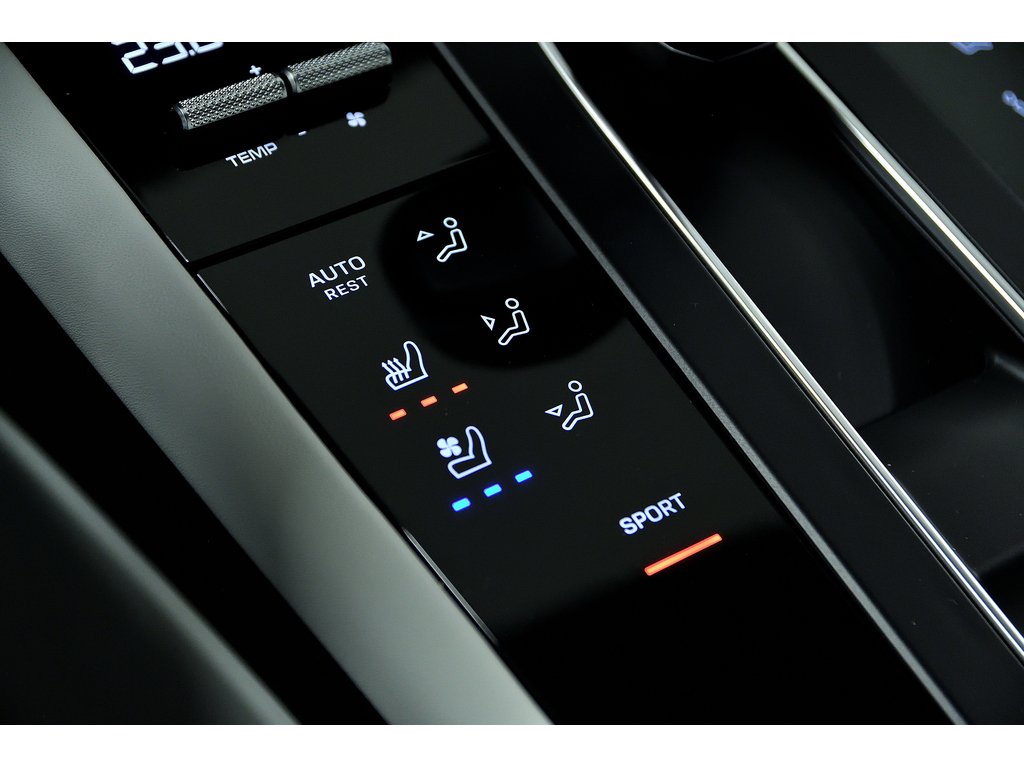 2024 Porsche Macan AWD / Premium Package Plus / BOSE in Laval, Quebec - 24 - w1024h768px