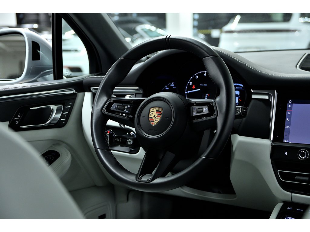 2024 Porsche Macan AWD / Premium Package Plus / BOSE in Laval, Quebec - 36 - w1024h768px