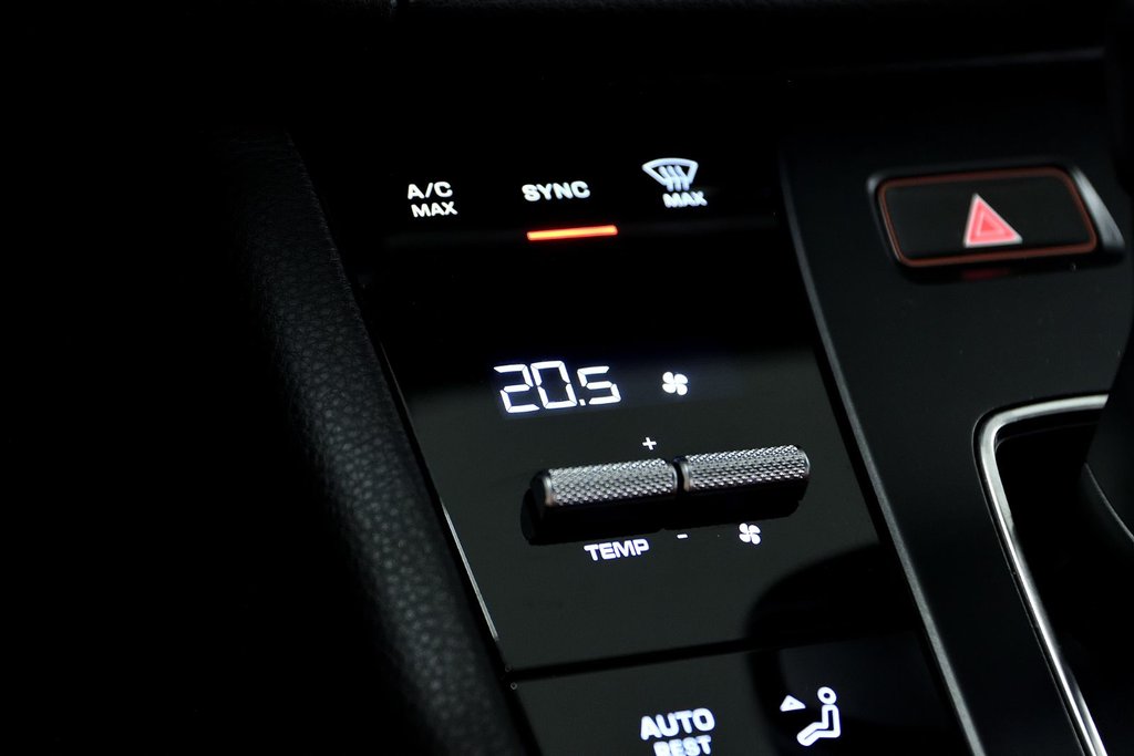 2024 Porsche Macan in Laval, Quebec - 20 - w1024h768px